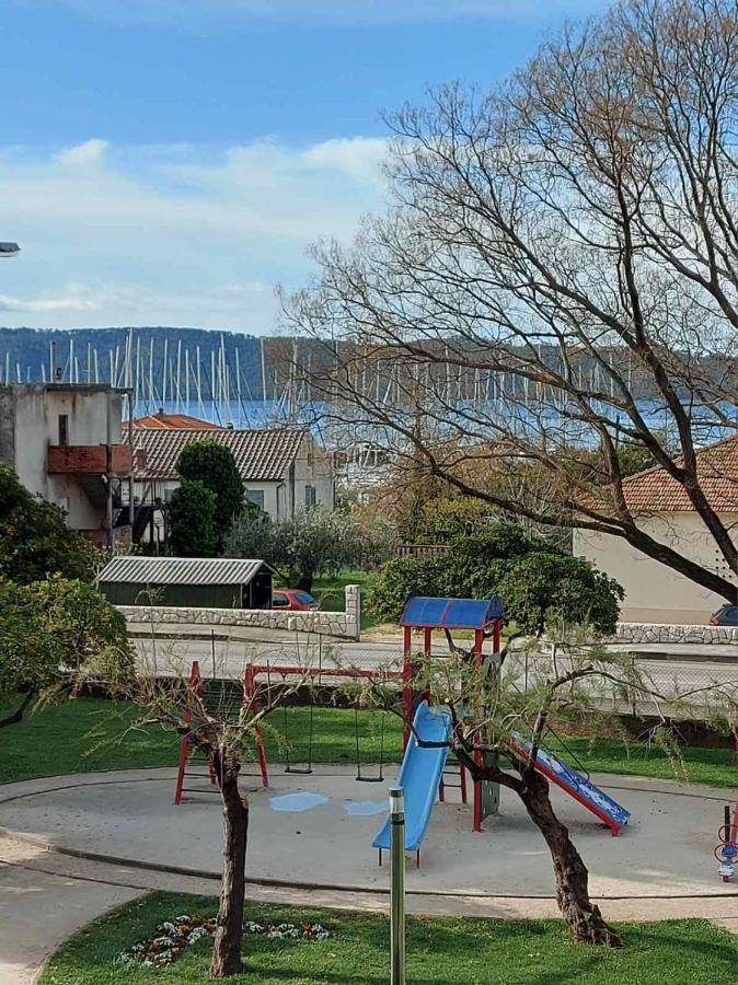 Cosy Family Apartment Marina Kastela Near Airport Exterior photo