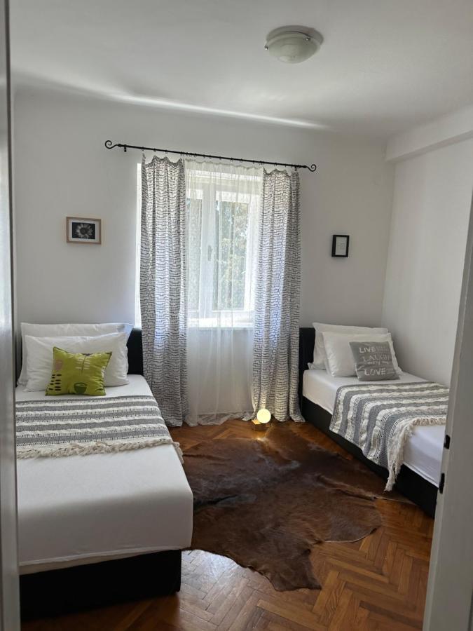Cosy Family Apartment Marina Kastela Near Airport Exterior photo