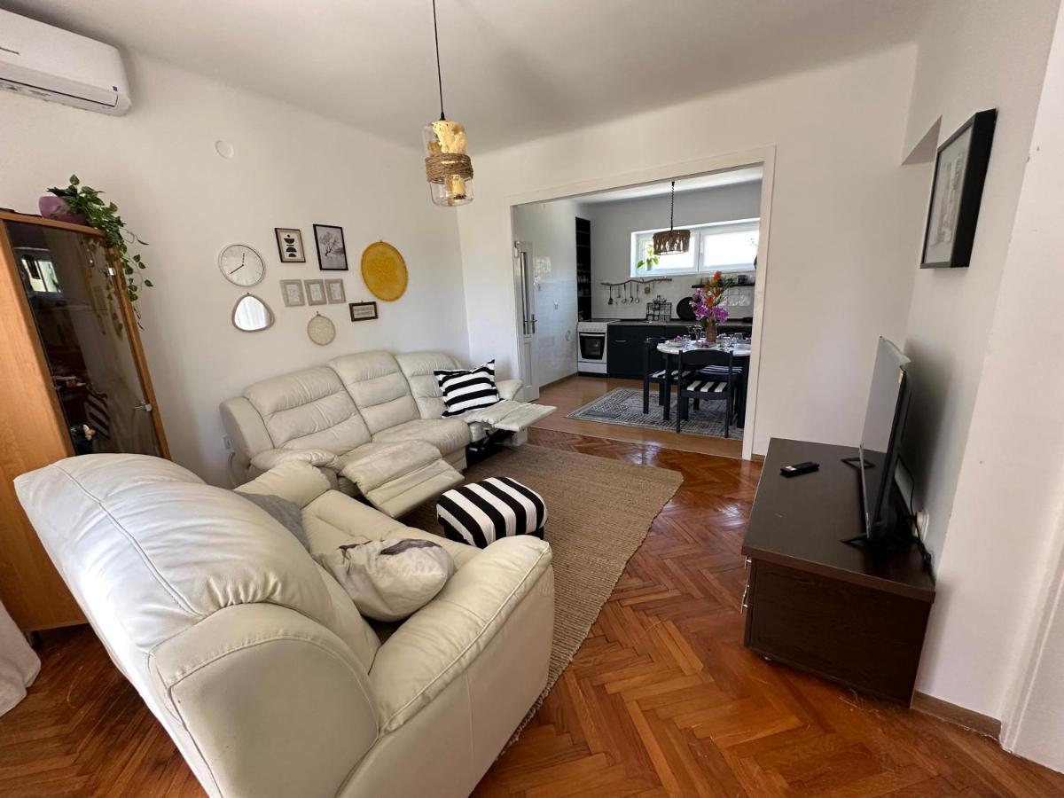 Cosy Family Apartment Marina Kastela Near Airport Exterior photo