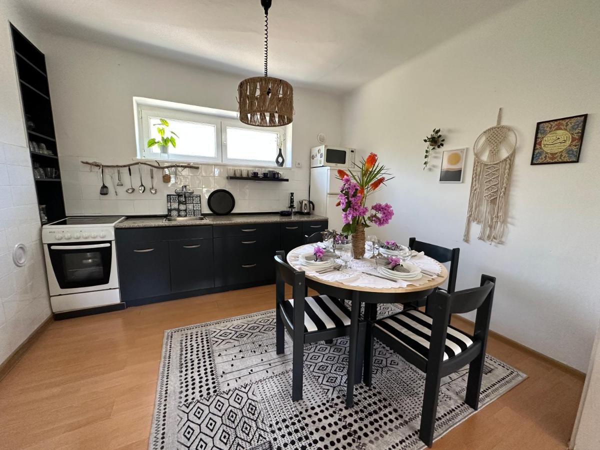 Cosy Family Apartment Marina Kastela Near Airport Exterior photo