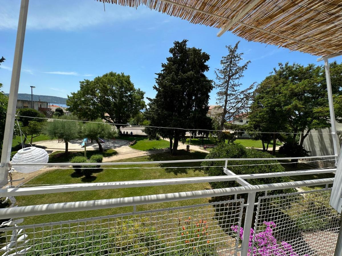 Cosy Family Apartment Marina Kastela Near Airport Exterior photo