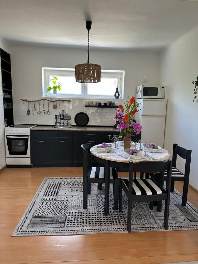 Cosy Family Apartment Marina Kastela Near Airport Exterior photo